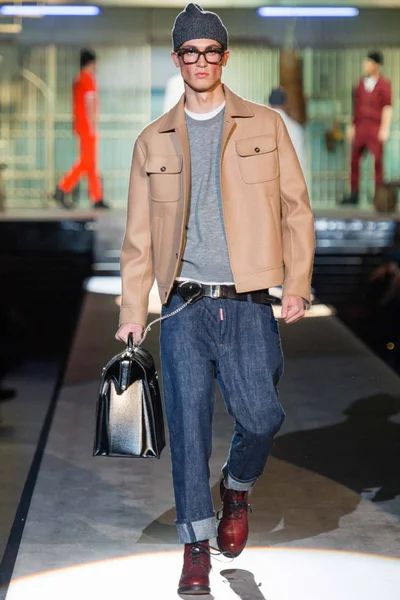Look 19